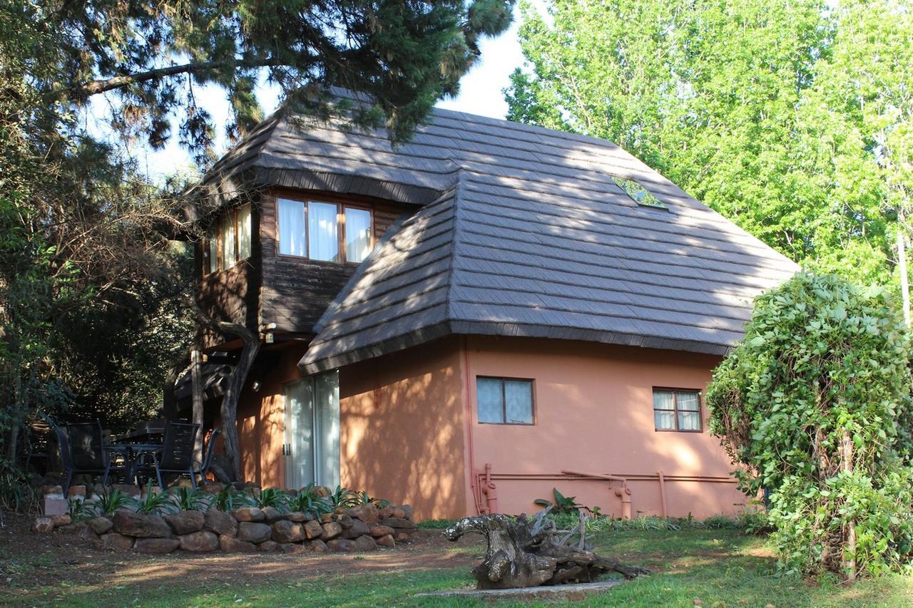 Treks, Trips And Trails Villa Champagne Valley Ruang foto